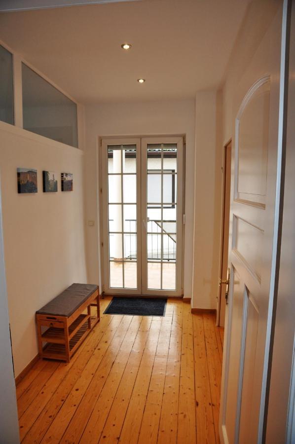הופהיים אם טאונוס Apartmenthaus Am Zimmerplatz מראה חיצוני תמונה