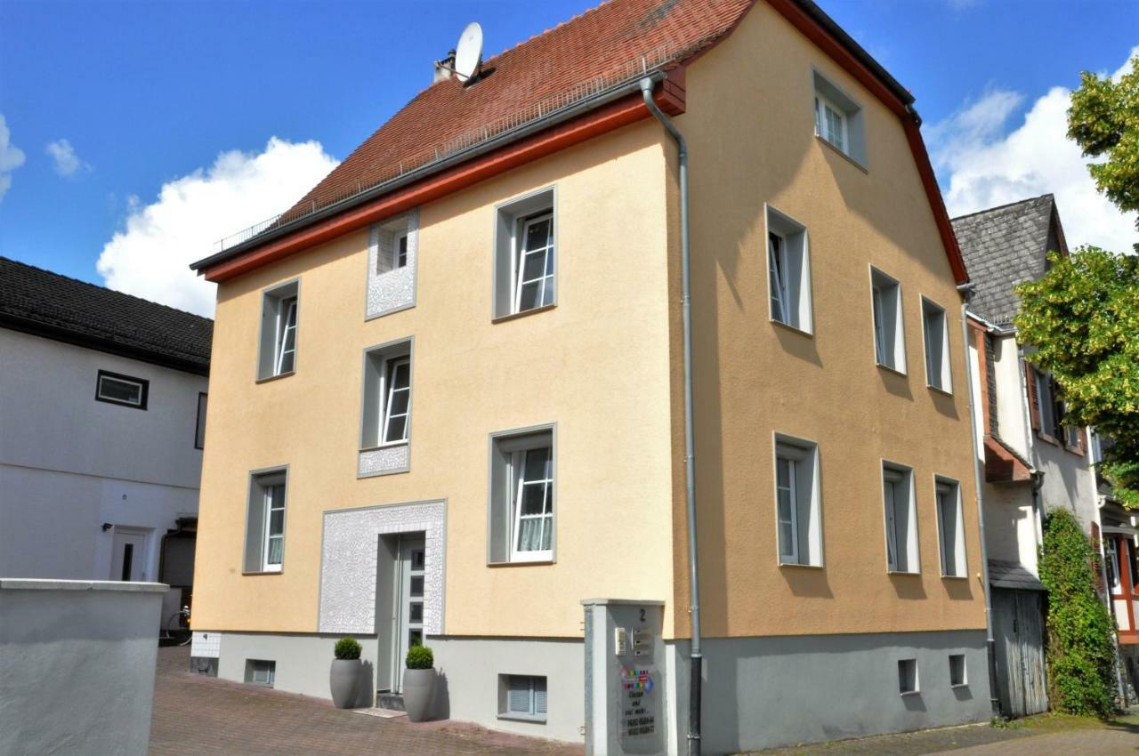 הופהיים אם טאונוס Apartmenthaus Am Zimmerplatz מראה חיצוני תמונה