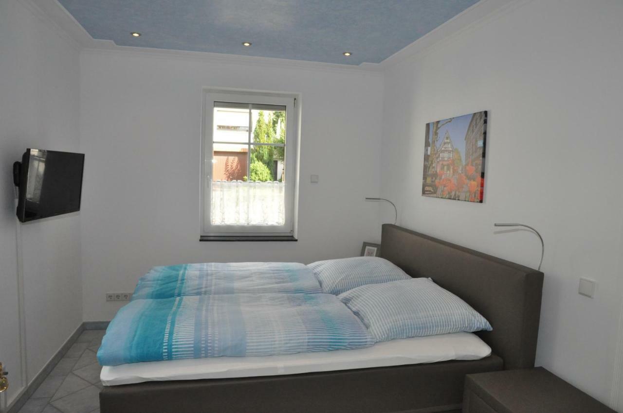 הופהיים אם טאונוס Apartmenthaus Am Zimmerplatz מראה חיצוני תמונה