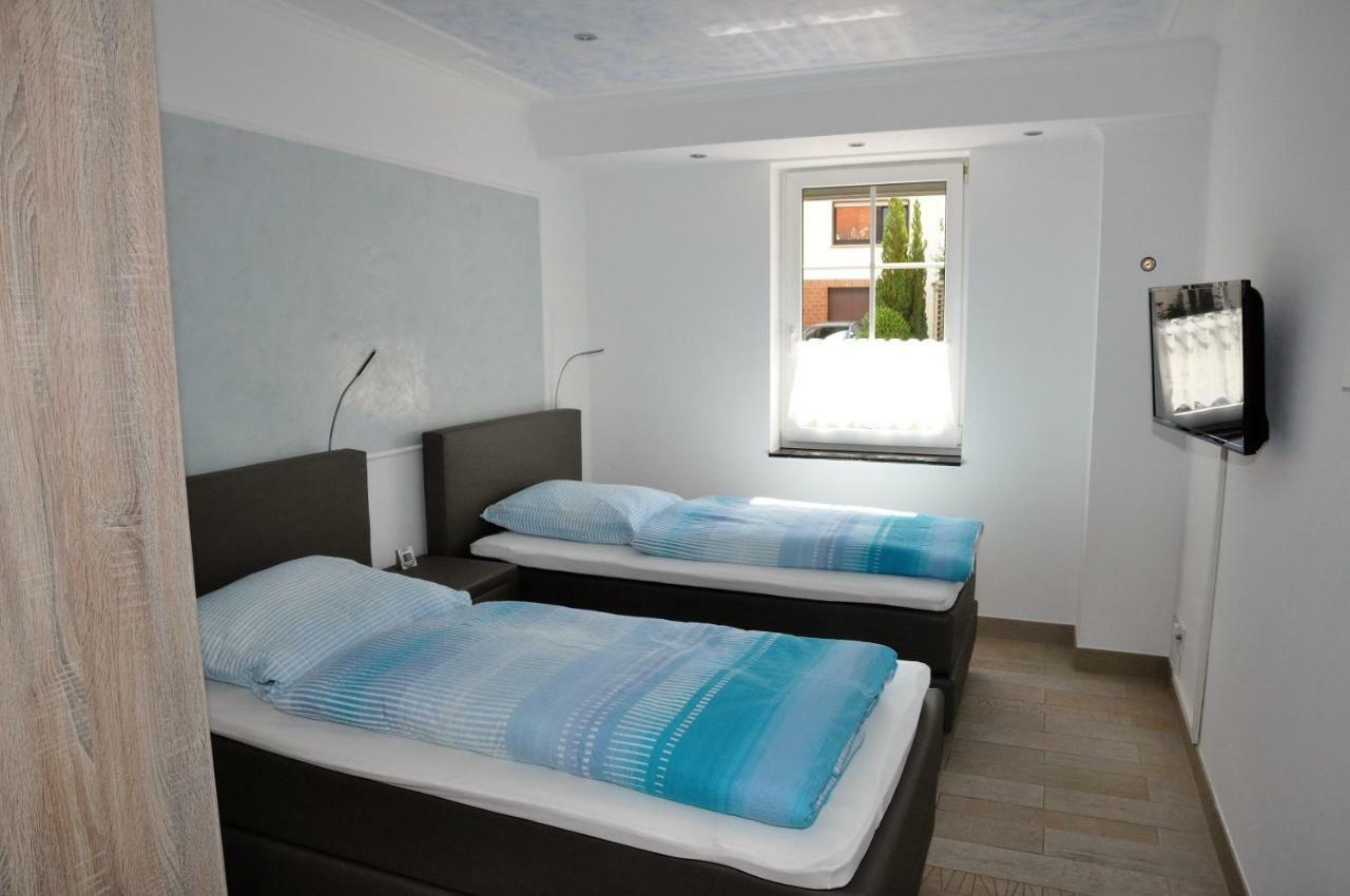 הופהיים אם טאונוס Apartmenthaus Am Zimmerplatz מראה חיצוני תמונה