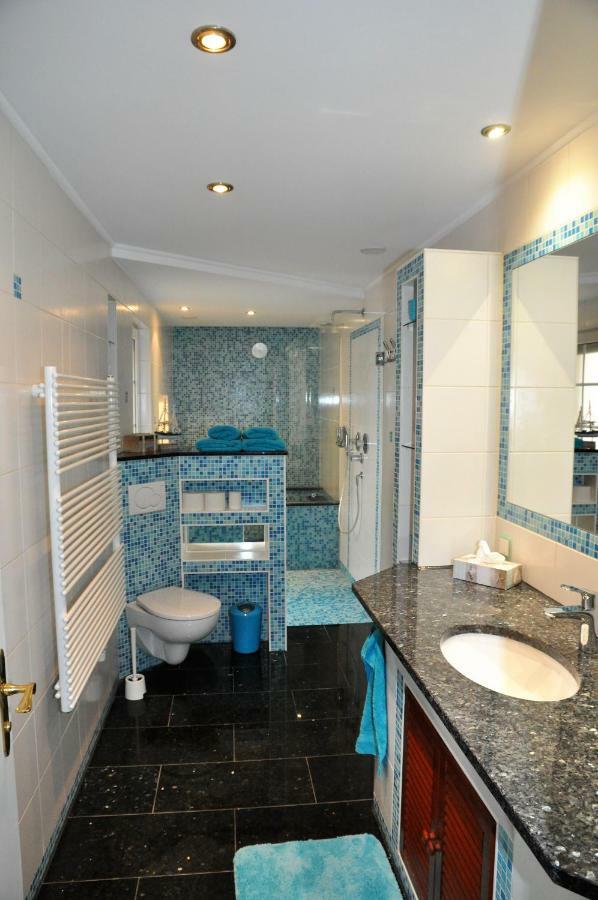 הופהיים אם טאונוס Apartmenthaus Am Zimmerplatz מראה חיצוני תמונה