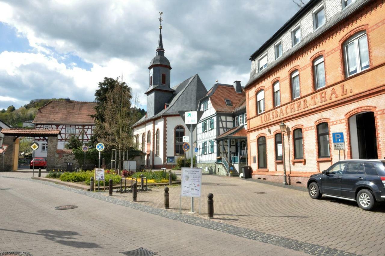הופהיים אם טאונוס Apartmenthaus Am Zimmerplatz מראה חיצוני תמונה