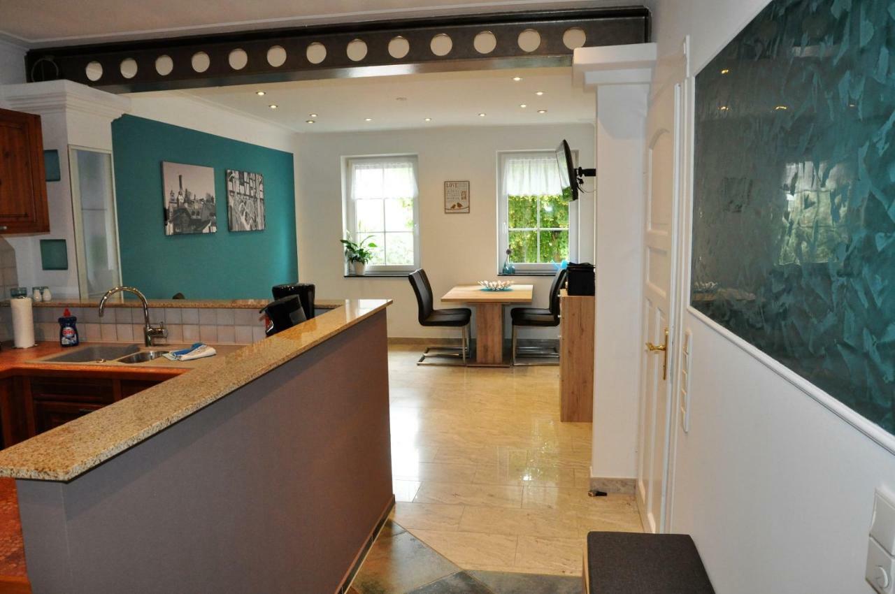 הופהיים אם טאונוס Apartmenthaus Am Zimmerplatz מראה חיצוני תמונה